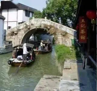 二十六了谈个对象分了介绍的男孩和他出去玩只顾自己,他家里就他一个是不是把他宠的。出去好玩的拍照只顾——分享交流热门知识的顶尖星球平台